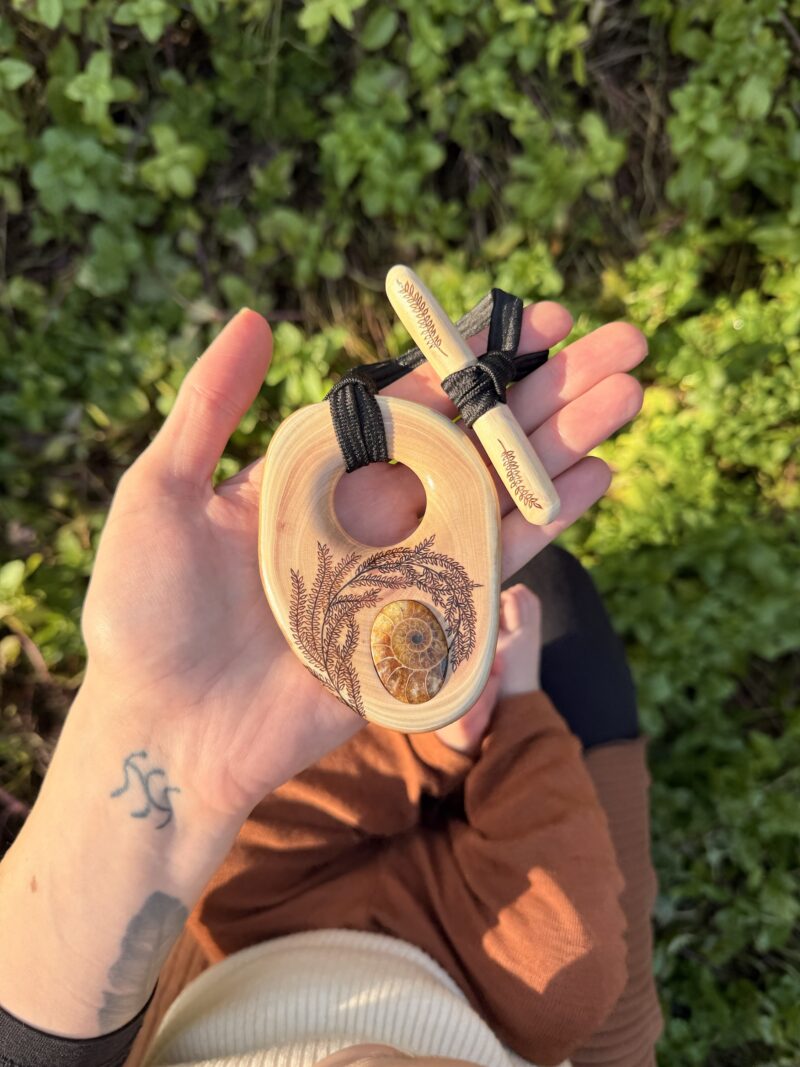 Madrone wooden toggle with ammonite - finished with lacquer