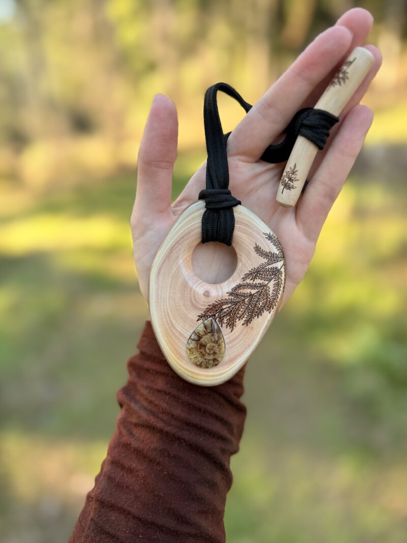 Madrone wooden toggle with ammonite - finished with lacquer